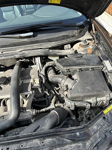 Volvo V70 2 of 13