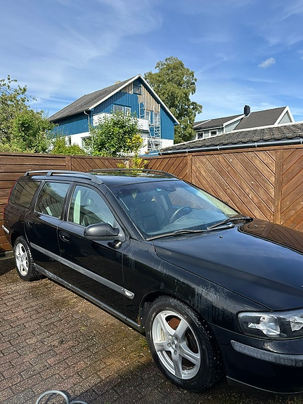 Volvo V70 3 of 13