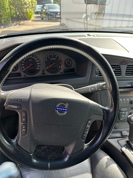 Volvo V70 9 of 13