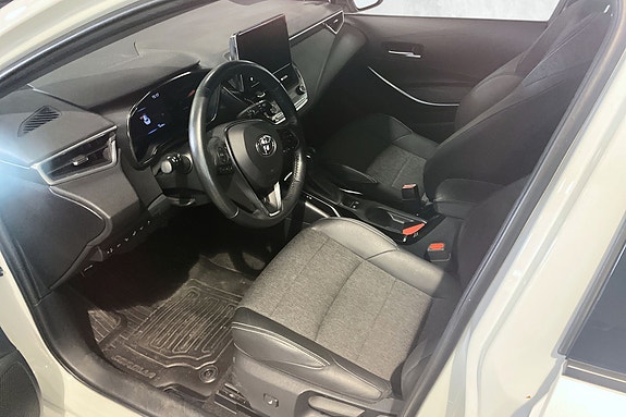 Digitalt cockpit og intuitiv midtkonsoll med Bluetooth-tilkobling.