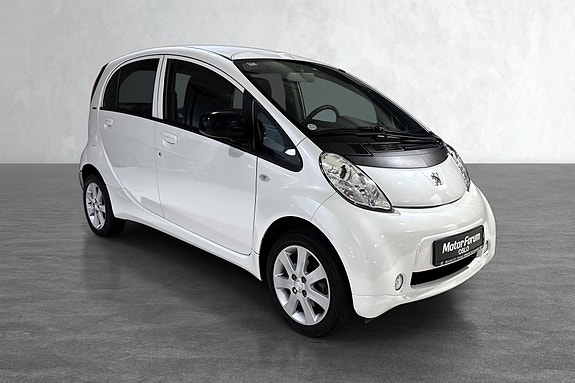 Peugeot iOn 3 of 5