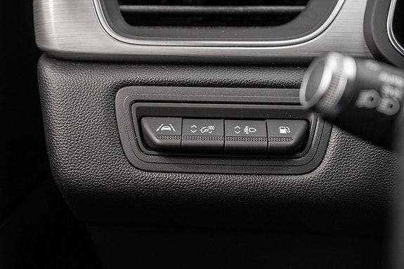 bilen har også lanekeeping assist