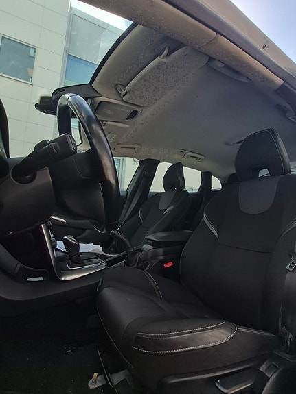 Volvo V40 9 of 14