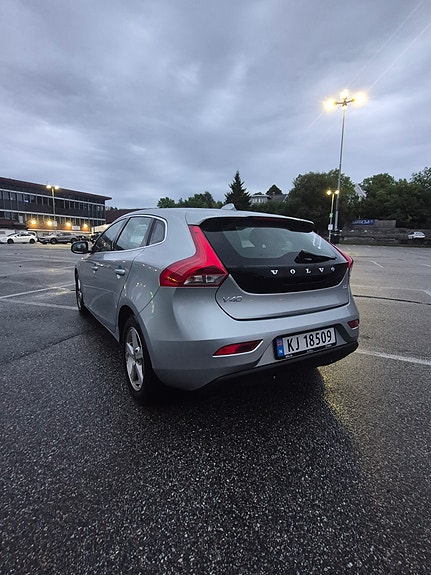 Volvo V40 5 of 5