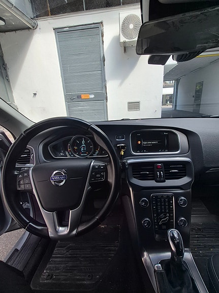 Volvo V40 7 of 14