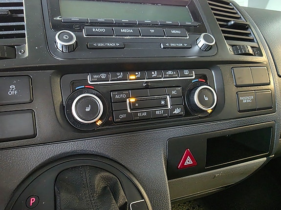Volkswagen Caravelle 17 of 20