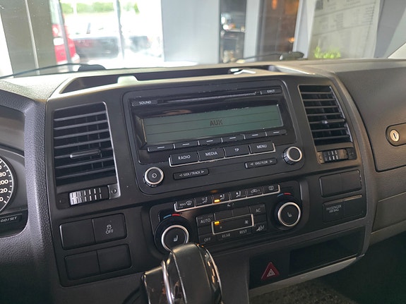 Volkswagen Caravelle 16 of 20