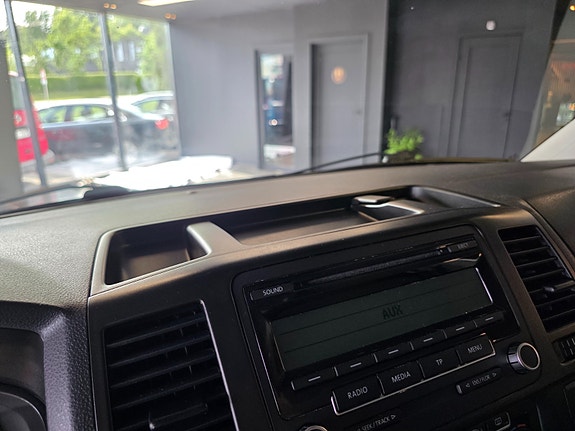 Volkswagen Caravelle 19 of 20