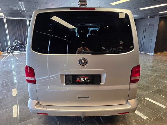 Volkswagen Caravelle 5 of 20