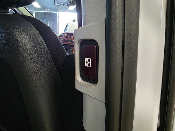 Mercedes-Benz Viano 14 of 28