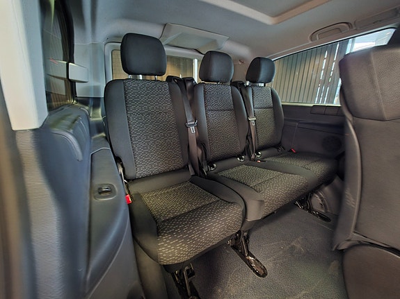 Mercedes-Benz Viano 13 of 28