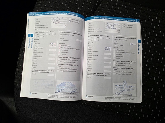 Mercedes-Benz Viano 26 of 28