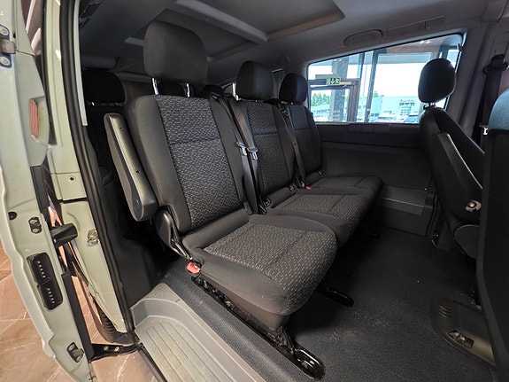 Mercedes-Benz Viano 12 of 28