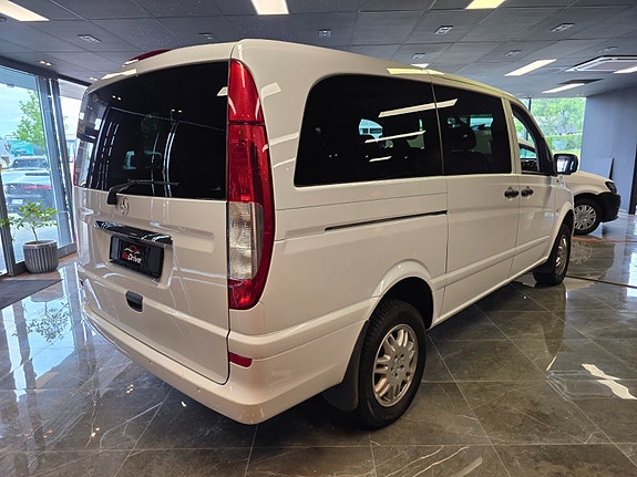 Mercedes-Benz Viano 4 of 28