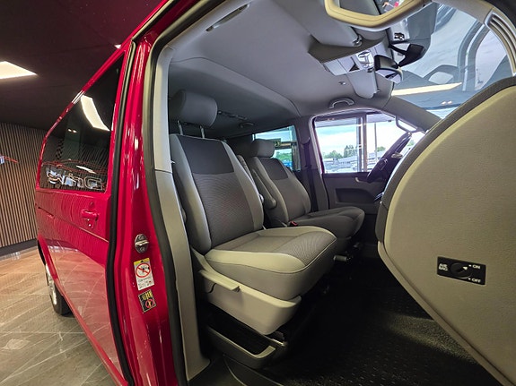 Volkswagen Caravelle 10 of 25