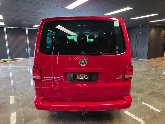 Volkswagen Caravelle 5 of 25