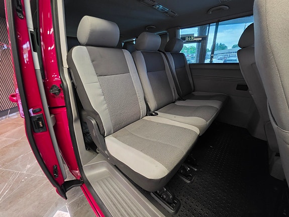Volkswagen Caravelle 12 of 25