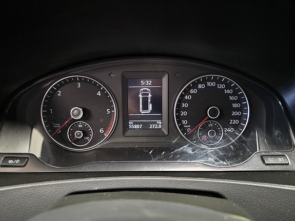 Volkswagen Caravelle 16 of 25
