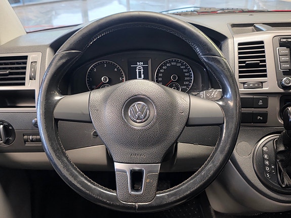 Volkswagen Caravelle 15 of 25
