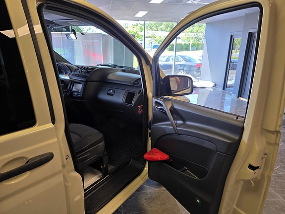 Mercedes-Benz Vito 9 of 20