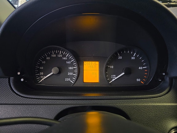 Mercedes-Benz Vito 16 of 19
