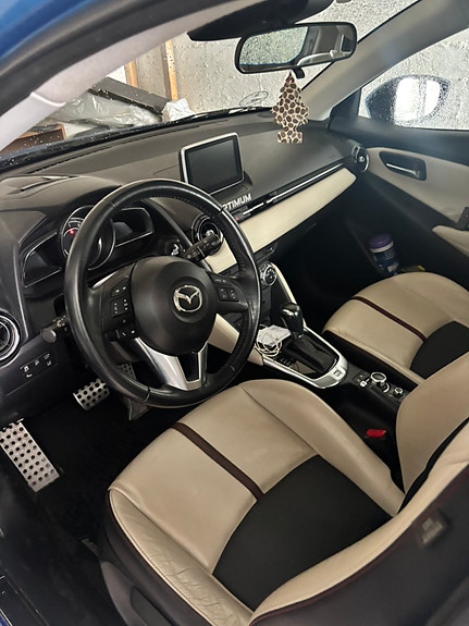 Mazda 2 9 of 11