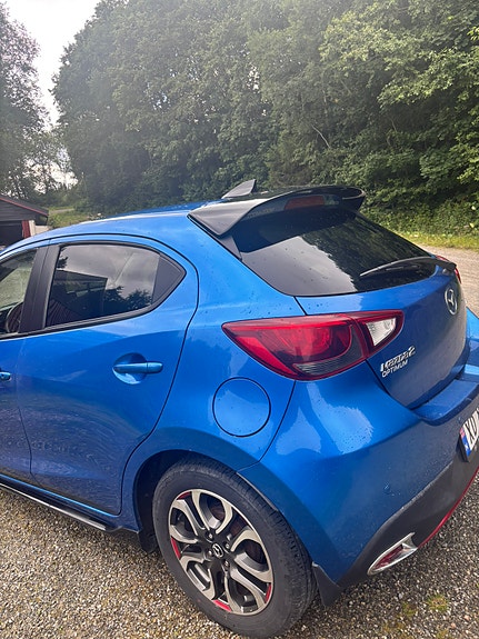 Mazda 2 4 of 11