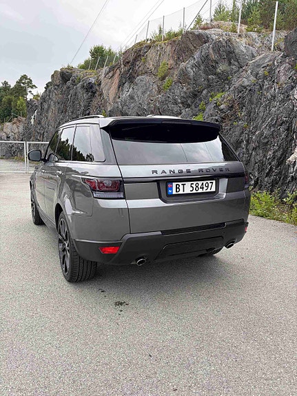 Land Rover Range Rover Sport 4 of 5