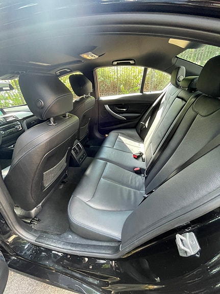 BMW 318i 3 of 9