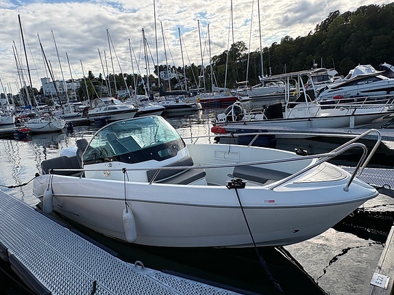 Meget velholdt OceanMaster - perfekt båt til hytte og fritid 2 of 8