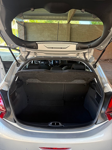 Peugeot 208 24 of 25