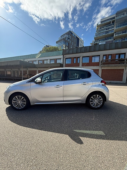 Peugeot 208 9 of 25