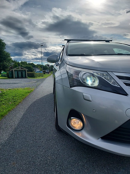 Toyota Avensis 4 of 14
