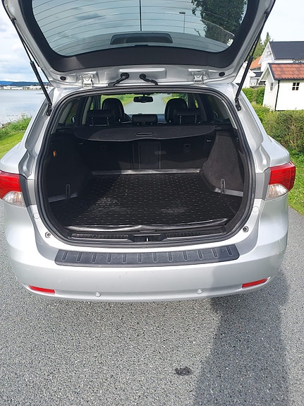 Toyota Avensis 8 of 14