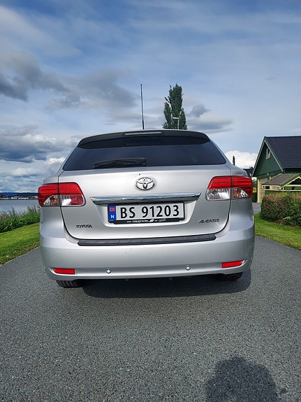 Toyota Avensis 6 of 14