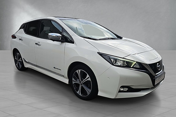 Nissan Leaf 3 of 5