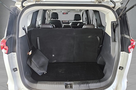 Maxus Euniq 5 7 of 16