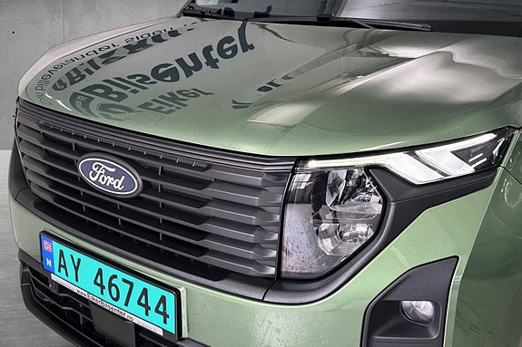 Ford Transit Courier 5 of 5