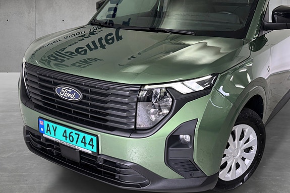 Ford Transit Courier 4 of 5