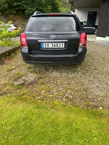 Toyota Avensis 6 of 11