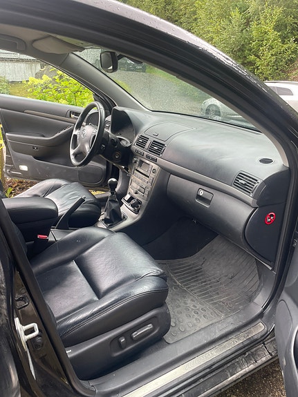 Toyota Avensis 8 of 11