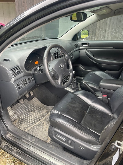 Toyota Avensis 7 of 11
