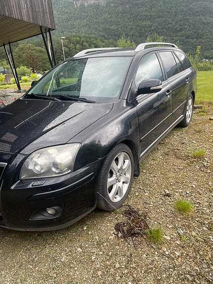 Toyota Avensis 3 of 11