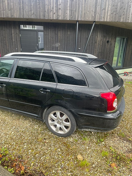 Toyota Avensis 4 of 11