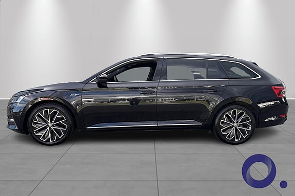 Skoda Superb 2 of 5