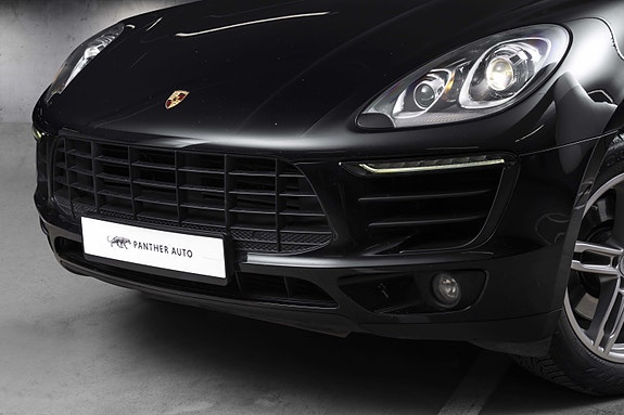 Porsche Macan 2 of 5