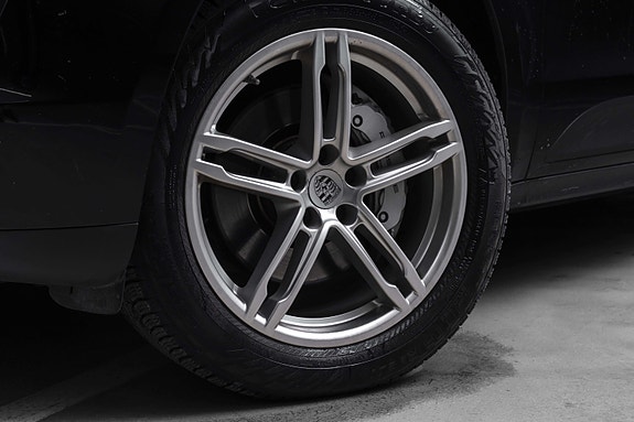 Porsche Macan 3 of 5