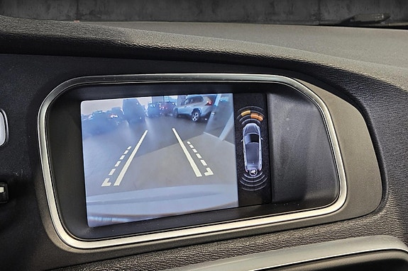 Volvo V40 22 of 30