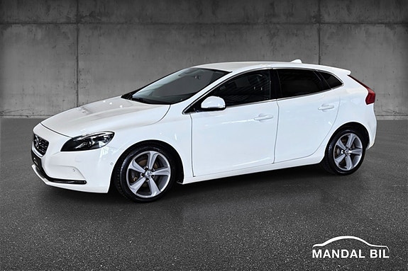 Volvo V40 8 of 30