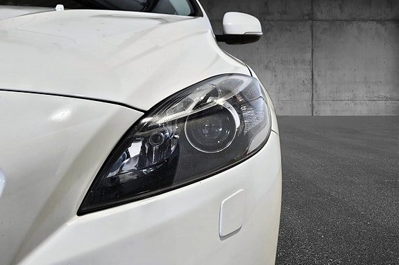 Volvo V40 16 of 30